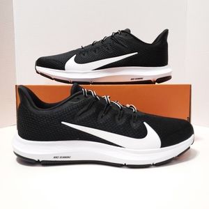 Nike Quest 2 4E Running Sneakers Size 9 C13801 002